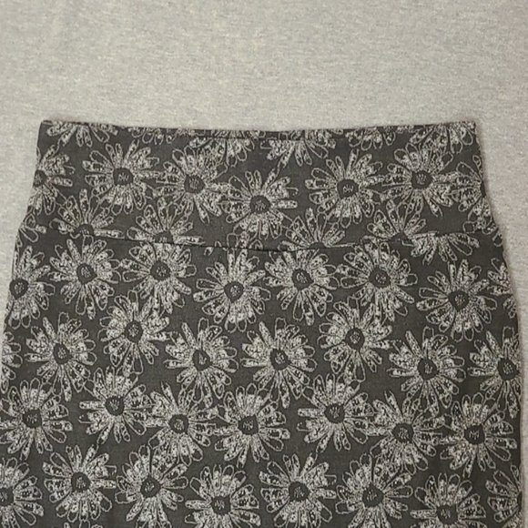 LulaRoe Floral Pattern Skirt - Picture 5 of 7